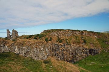Dunseverick Castle is de ruïne van een kasteel in County Antrim, Noord-Ierland. van Babetts Bildergalerie