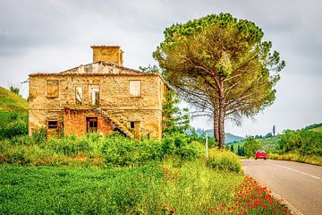 Toskanische Ruine entlang der SP125, Toskana, Italien. von Jaap Bosma Fotografie