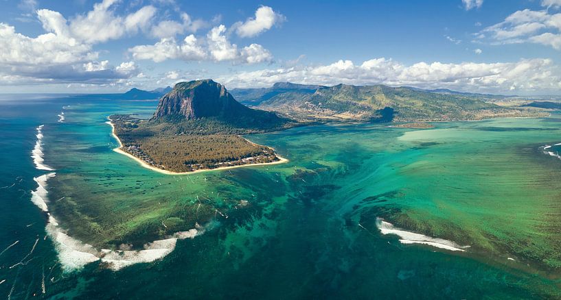 LP 71334171 Der berühmte Unterwasserfall bei le Morne, Südküste Afrikas von BeeldigBeeld Food & Lifestyle