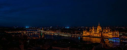 Budapest bei Nacht – Parlament an der Donau