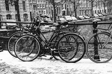 Centre ville d'Amsterdam en hiver Noir et blanc