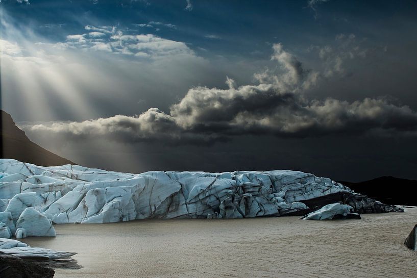 Glacier on Iceland, offshoot of the Vatnajökull Glacier by Gert Hilbink