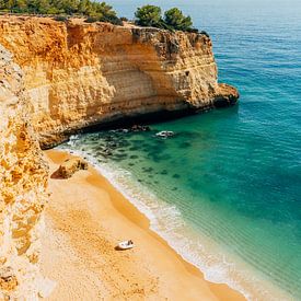 Beach Portugal from above | Travel photography Algarve by Suzanne Spijkers