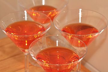 Oranje drankjes -wijnglazen