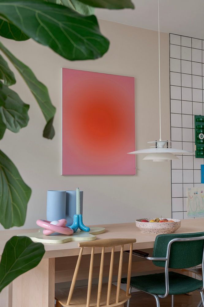 Retro 70er Jahre Neon Kunst. Abstrakter Farbverlauf in Orange und Pink  von Dina Dankers 