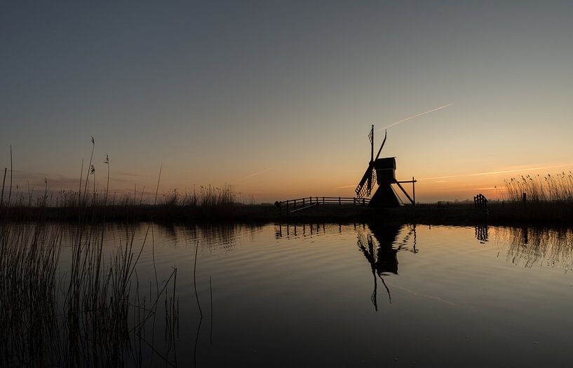 Molen &quot;Hoogland&quot; nabij Leeuwarden net na zonsondergang by Kevin Boelhouwer