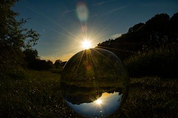 Durch eine Glaskugel