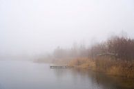 Meer met hut in de mist van Heiko Kueverling thumbnail