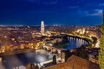 Verona bij nacht