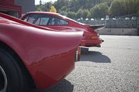 Chevron und Porsche 911