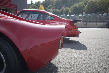Chevron en Porsche 911 van The Wandering Piston