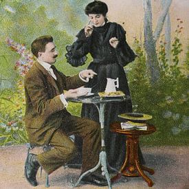 Vintage Postkarte circa 1905 von einem verliebten Paar beim Tee d von Patricia Hofmeester