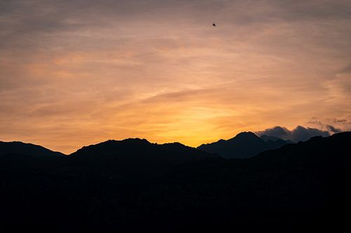 Zonsondergang bij het Gardameer in Italië