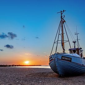 Fishing boat on the beach by Dirk Rüter