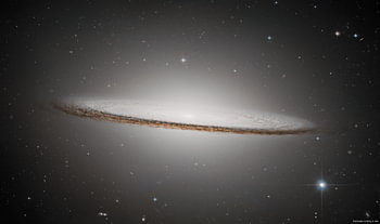 The Sombrero Galaxy | M104 | Hubble Space Telescope