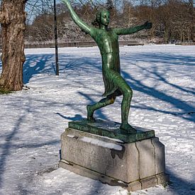 Statue "Mouvement rythmique" d'Ernest Wijnants Parc Middelheim. sur Jef Wils