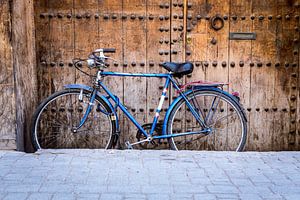 Bicycle in Marrakech van Julian Buijzen