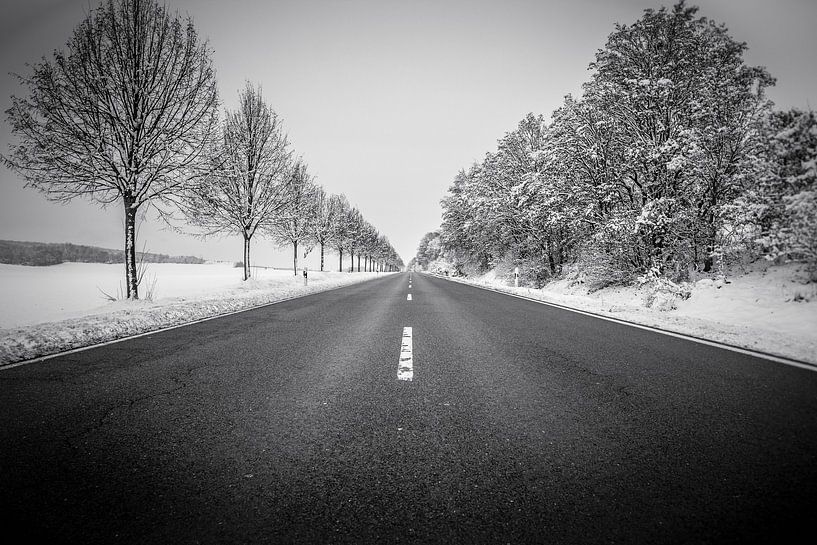 Winterliche Straßenlandschaft von l.v.e. Pictures