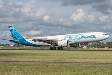 Een Airbus A330-900 (vliegtuig van de Airbusfabrieken zelf) heeft de wielen van het hoofdlandingsges van Jaap van den Berg