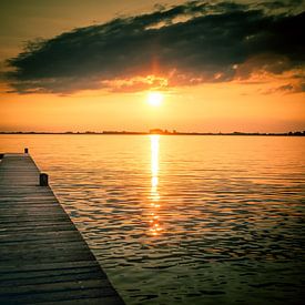 lac du bouclier du coucher du soleil sur Johan van der Linde