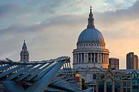 Zonsopkomst St. Paul's Cathedral te Londen van Anton de Zeeuw thumbnail