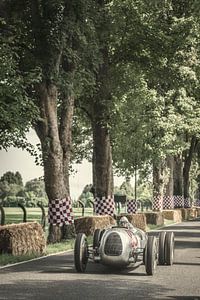 Auto Union Grand Prix Rennwagen Typ C V16 Silberpfeil fährt schnell
