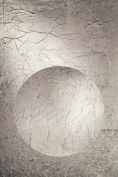 Ronde bal in pastel kleur. Taupe zilver. Minimalisme. Modern Abstract. 8 van Alie Ekkelenkamp