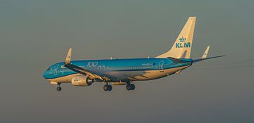 Landende KLM Boeing 737-800. van Jaap van den Berg