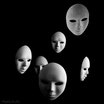 Dansende maskers van Jean Arntz