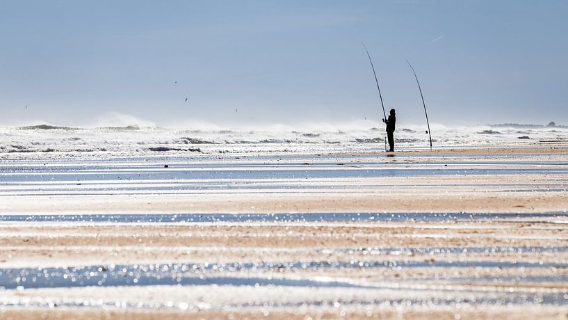 Angler on the beach by VIDEOMUNDUM