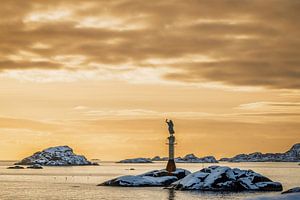 Fiskerkona bei Sonnenuntergang – Goldener Moment in Svolvær