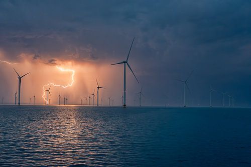 Lightning over the Water Mark IV by Bfec.nl