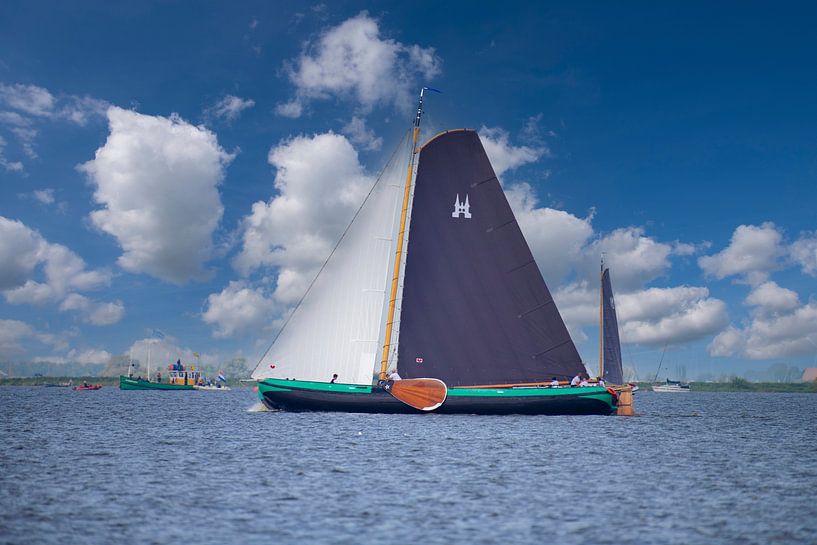 Skûtsjezeilwedstrijden in Friesland by Brian Morgan