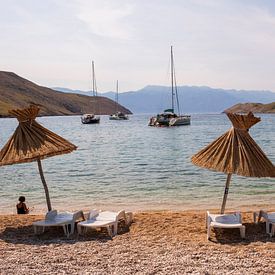 Paradijselijk strandje in Kroatië van Willem Laros | Reis- en landschapsfotografie