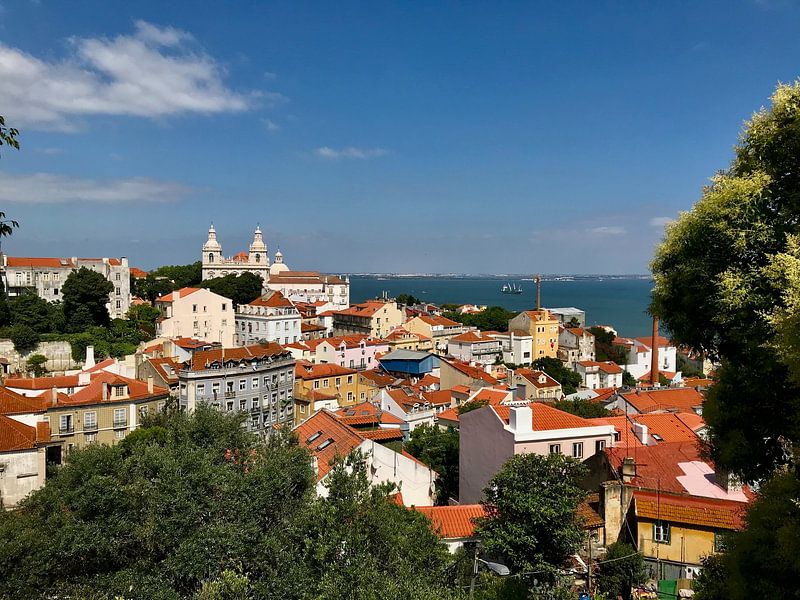 Lisbon by Hello Pompoyo