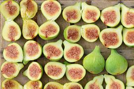 Figs from above by Ulrike Leone