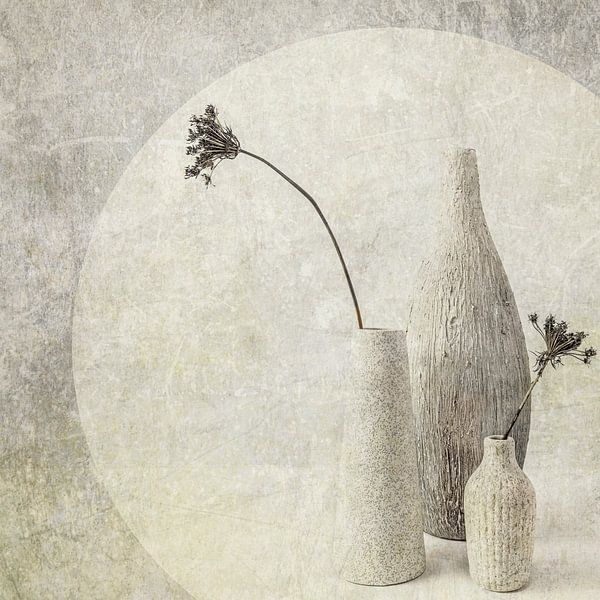Still life with dried flowers. Japandi. Basic. by Alie Ekkelenkamp
