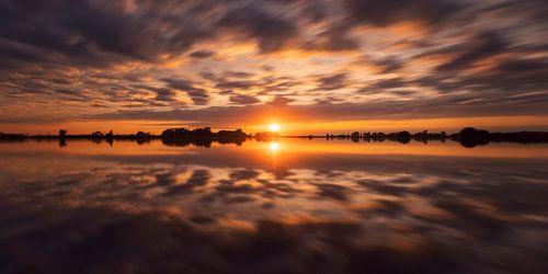 Zonsondergang reflectie Polder Mastenbroek