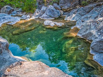 Stromend Water Tussen De Rotsen Gokdere Rivier van Nature Life Ambience