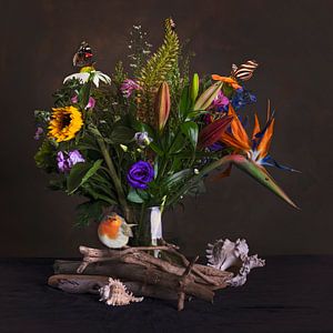 Les bêtes s'amusent avec les fleurs