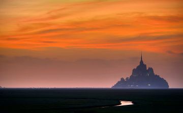 Abtei Mont Saint Michel bei Sonnenuntergang