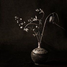 drie bloemen in duotone van Hanneke Luit