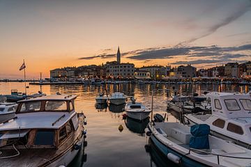 Zonsondergang in de haven van Rovinj Kroatië