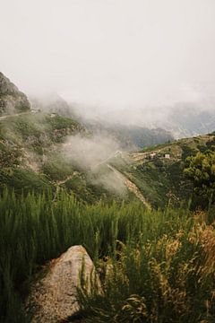 Nebel im Tal von Dian Schuurkamp