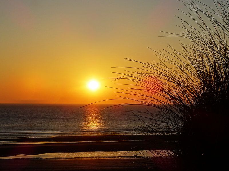 Zonsondergang op Ameland van Jasper Bloemsma