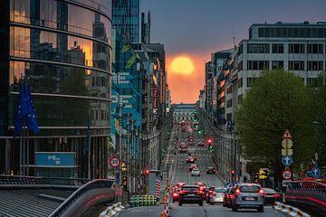 Zonsondergang met zicht op de Wetstraat in Brussel I | Brussels Henge van Daan Duvillier | Dsquared Photography