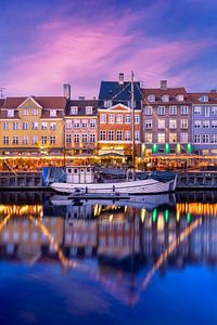 COPENHAGEN Evening at Nyhavn