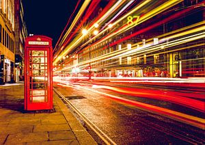 Telefonzelle bei Nacht , London, Vereinigtes Königreich von Roger VDB