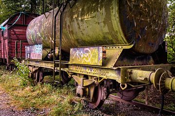 Kesselwagen im Bahnhof von Hombourg von Rob Boon