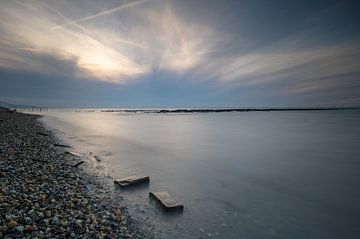 Briques le long de la digue des wadden sur Jan Georg Meijer